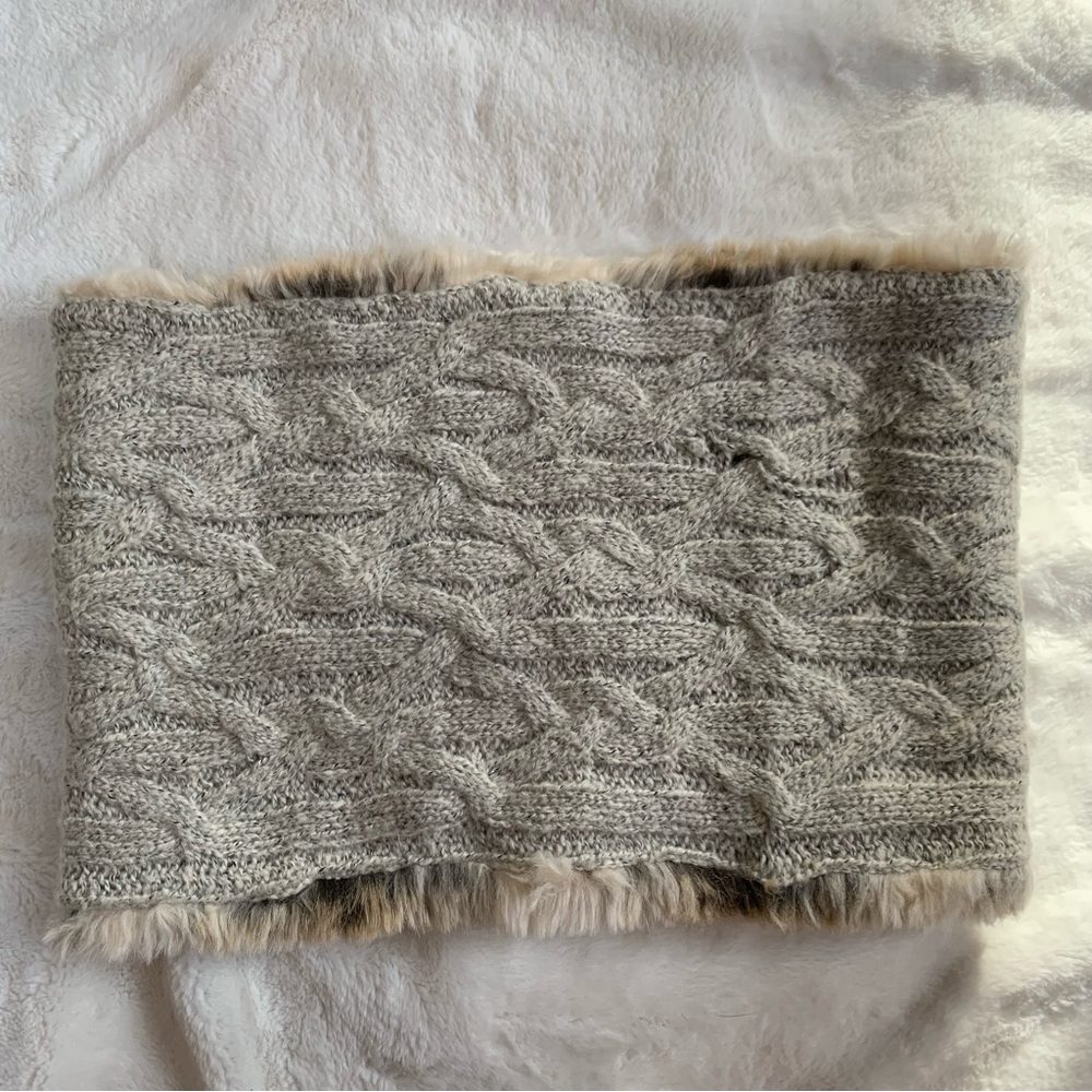 Aerie Faux Fur Chunky Knit Infinity Scarf Neck Gater Cream Gray